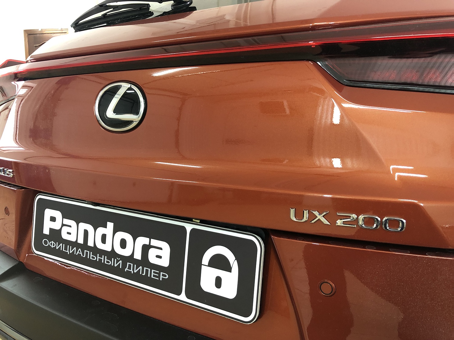 Lexus UX / Монтаж Охранного комплекса PANDORA DXL