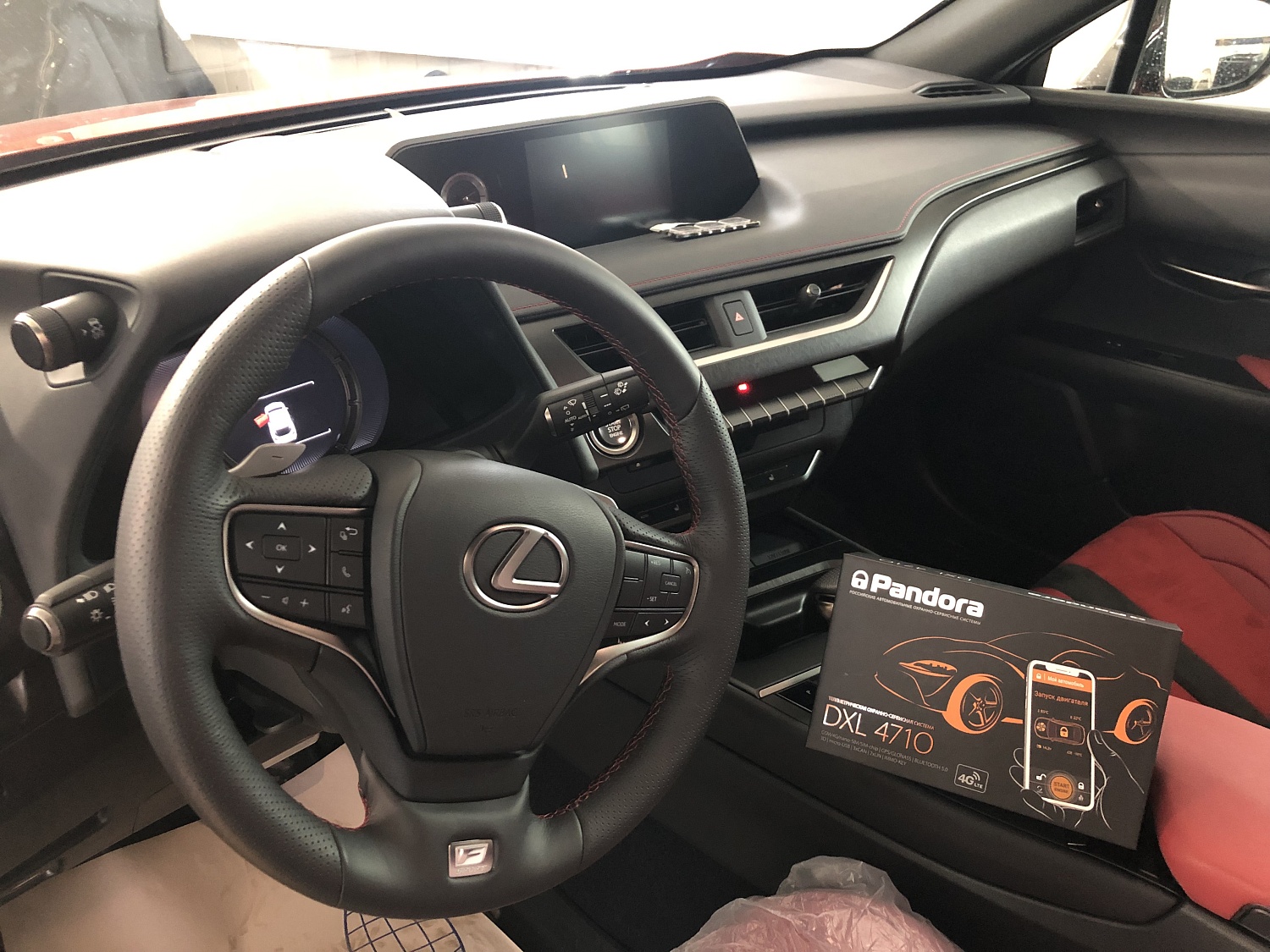 Lexus UX / Монтаж Охранного комплекса PANDORA DXL