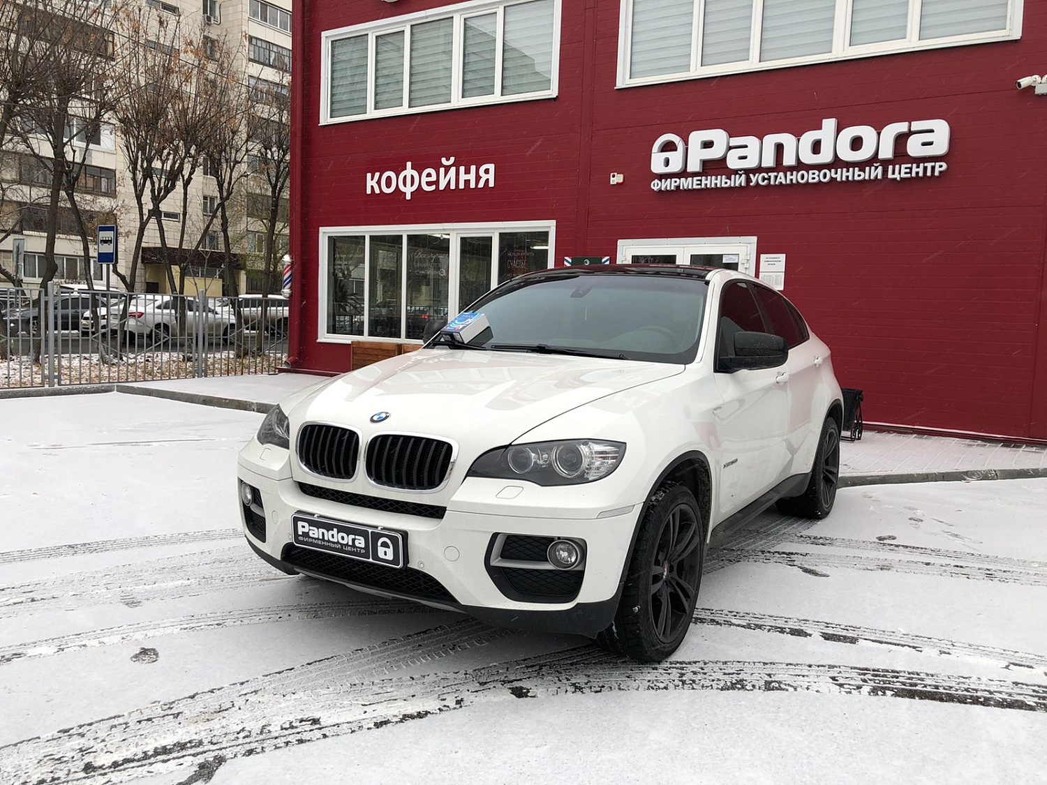 BMW X6 / Монтаж Охранного комплекса PANDORA